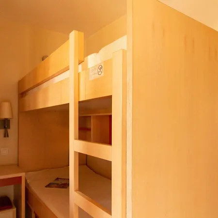 Lumineux 1er Etage Avec Terrasse Couverte, Acces Piscines - 4 Pers - Fr-1-504-665 Apartment *